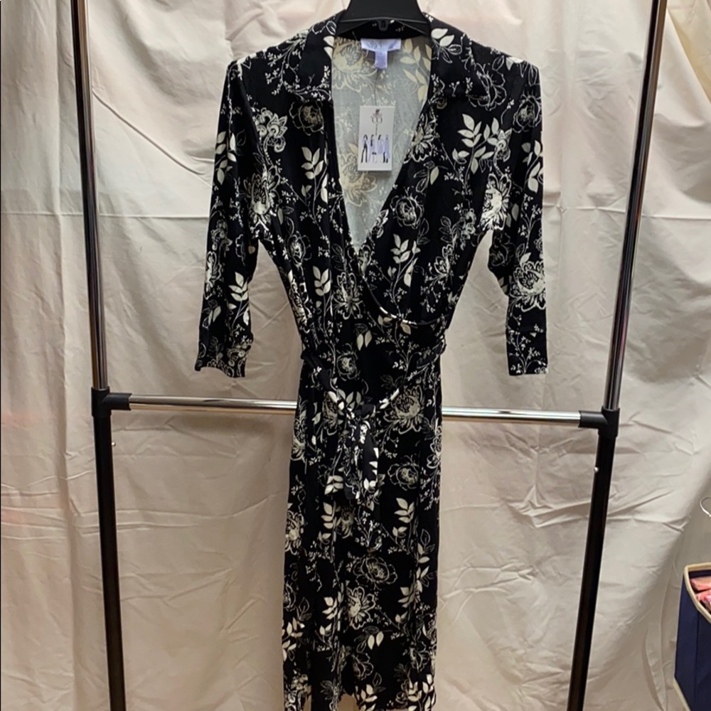 NWT -Nine & Co faux wrap dress XL